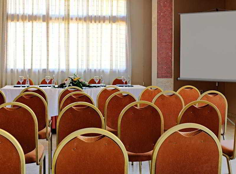Hotel Tocina Business Albolote Konforlar fotoğraf